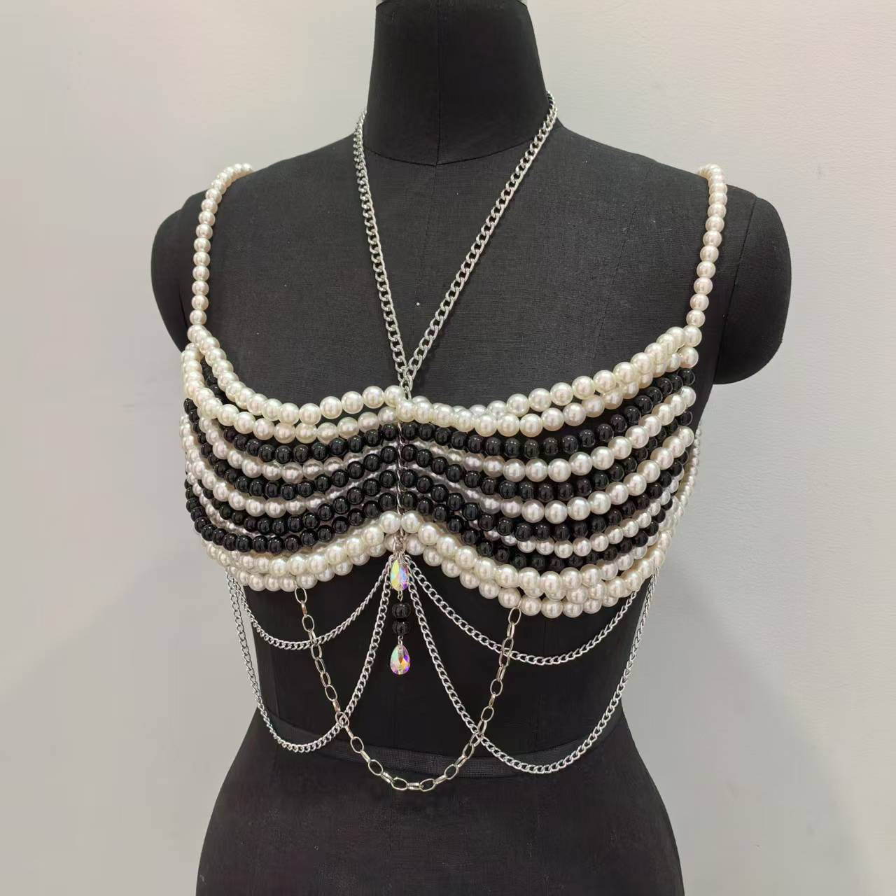 สีดําสีขาวทอพลาสติกไข่มุก Cami - Body Jewelry Vest บทวิจารณ์และราคา
